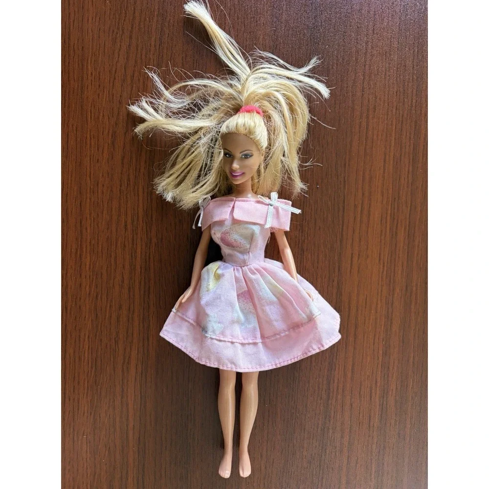 2009 Mattel Barbie Doll Blonde Hair Light Tan Pink Dress